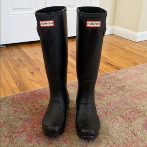 Hunter rain boots black